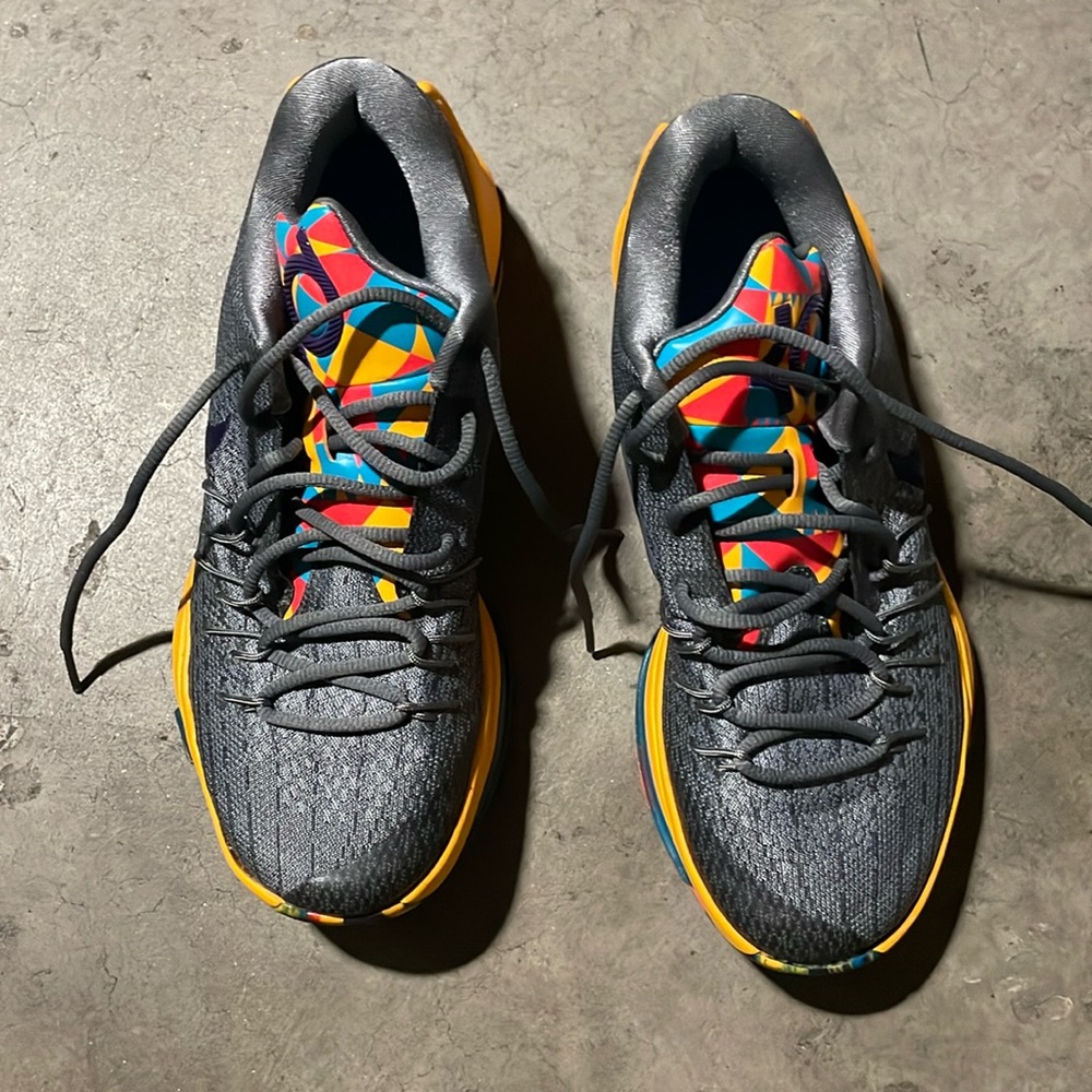 Men’s Nike KD8 Sneakers. EUC. Worn three times. No damage or wear.